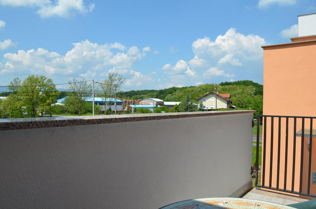 Apartment Meli Сесвете Екстер'єр фото